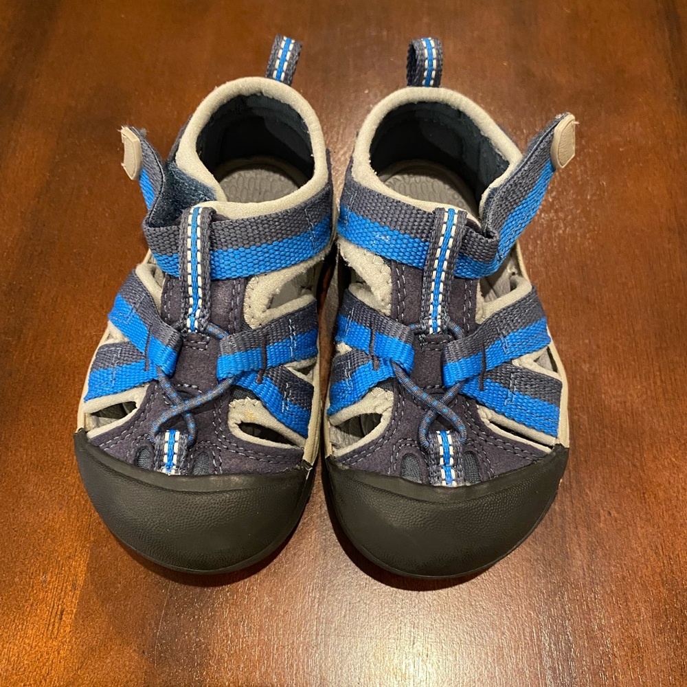 Boy Keen size 6 Baby/Toddler